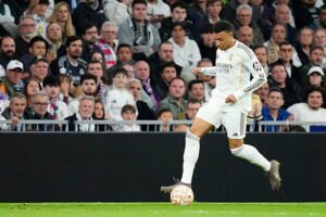 Madrid Tekuk Alaves 2-1, Tempel Barcelona